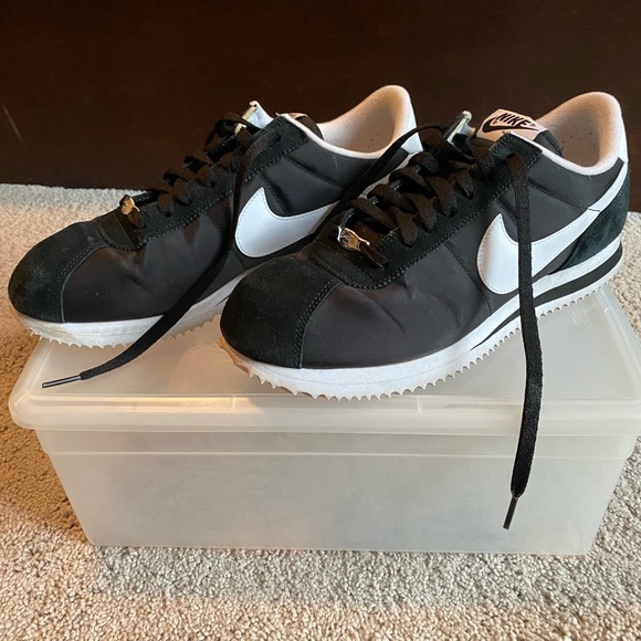 nike cortez poshmark